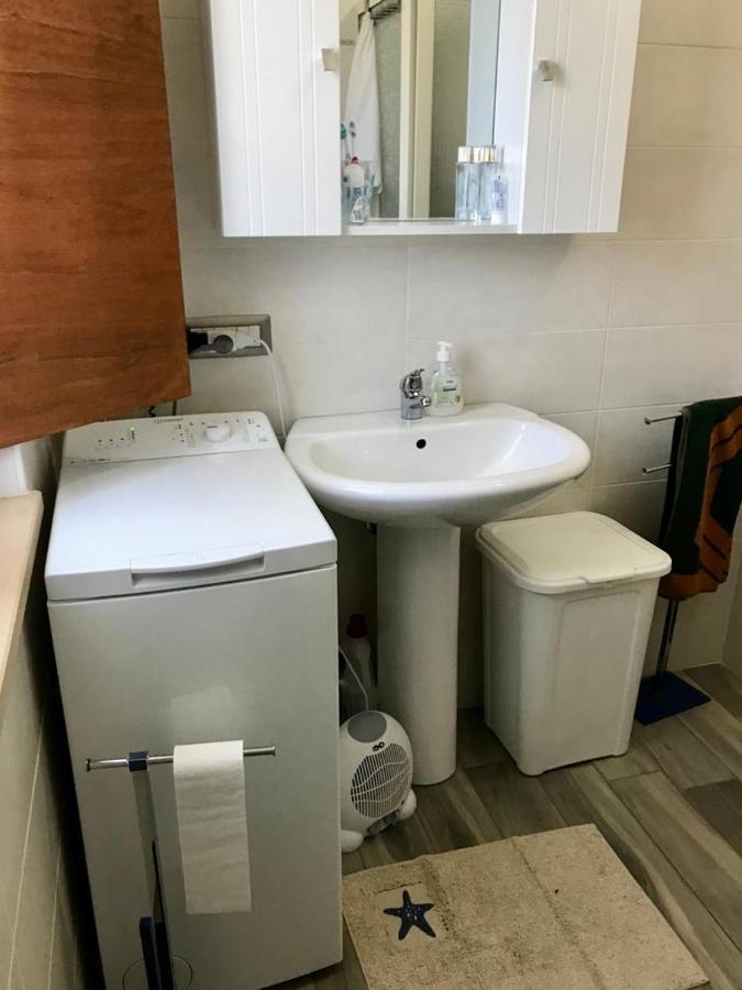 Вилла Casa Indipendente Con Accesso Diretto Al Mare Ovile la Marina Экстерьер фото